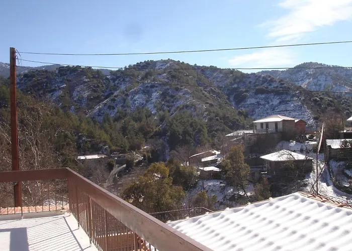 בית נופש The House Tris Elies