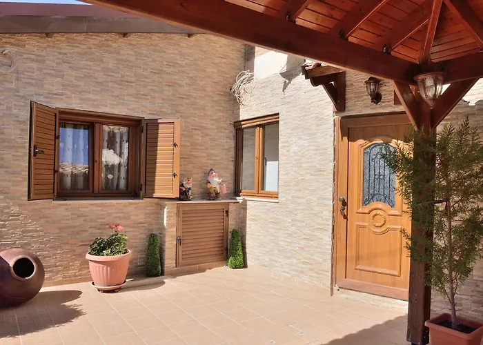 The House Tris Elies