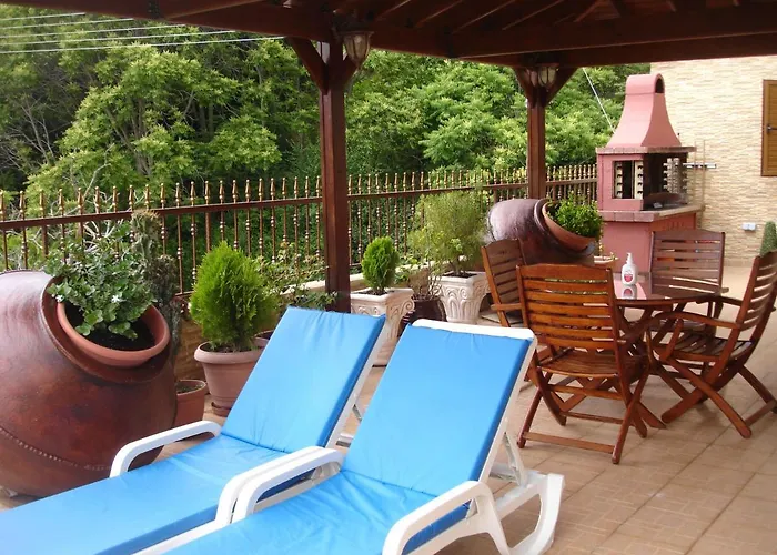 בית נופש The House Tris Elies