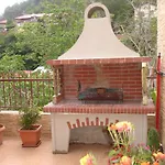 The House * Tris Elies