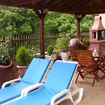 Vakantiehuis The House Tris Elies