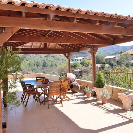 The House Tatil Evi Tris Elies