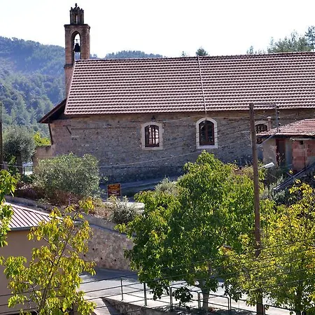 The House * Tris Elies