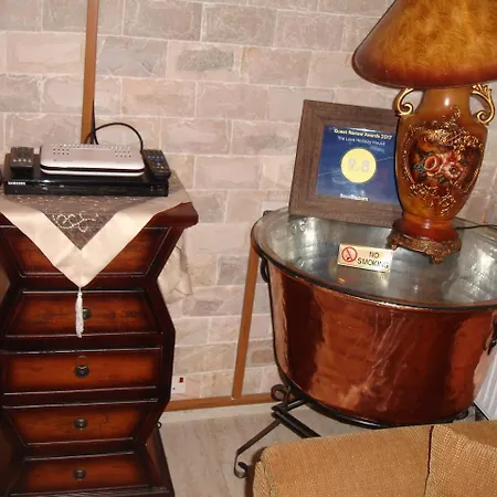 The House Tris Elies